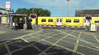 Birkdale Level Crossing [upl. by Fablan]